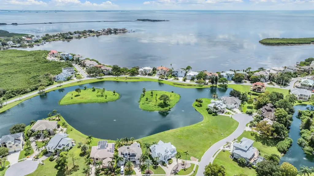 2118 Harbour Watch Drive Tarpon Springs FL 34689