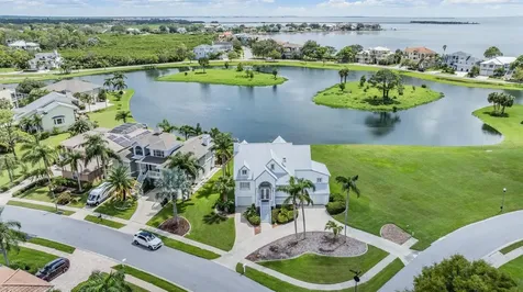 2118 Harbour Watch Drive Tarpon Springs FL 34689