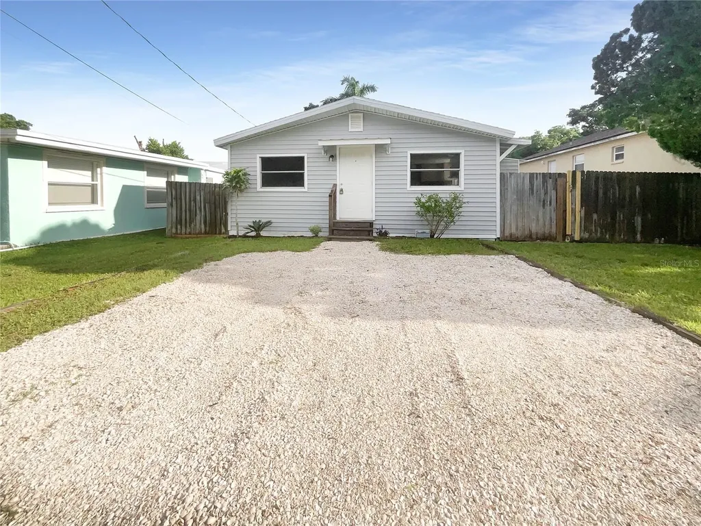 1220 36th Avenue W Bradenton FL 34205