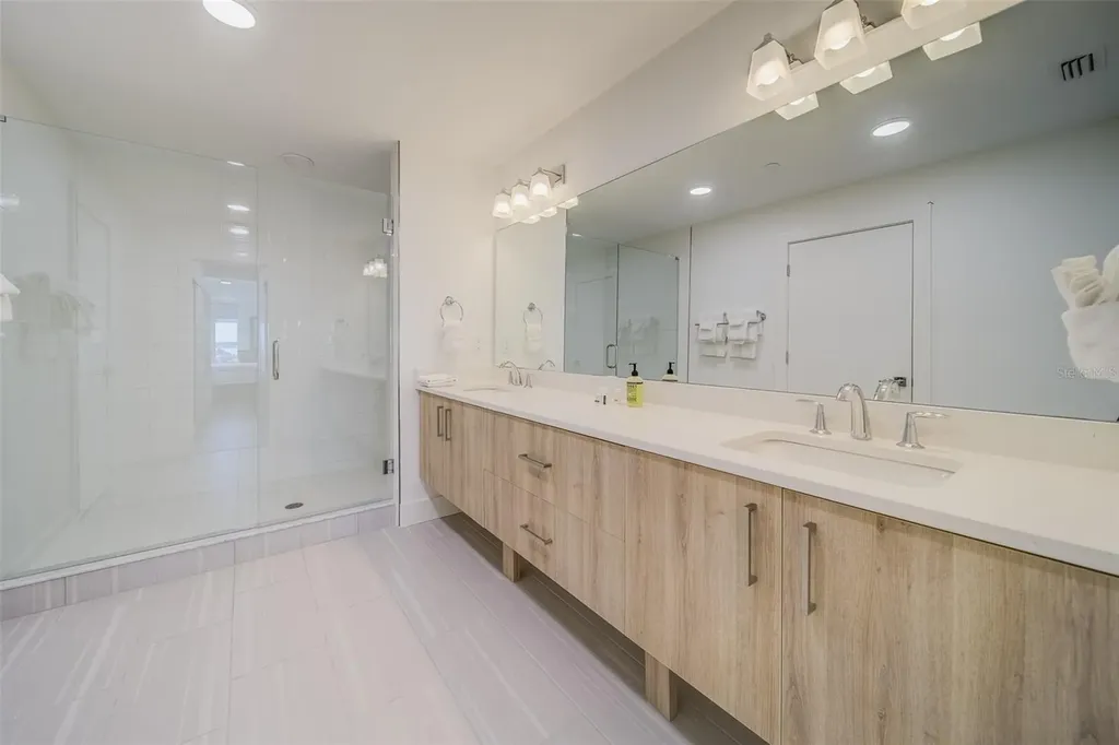 415 Island Way Clearwater FL 33767