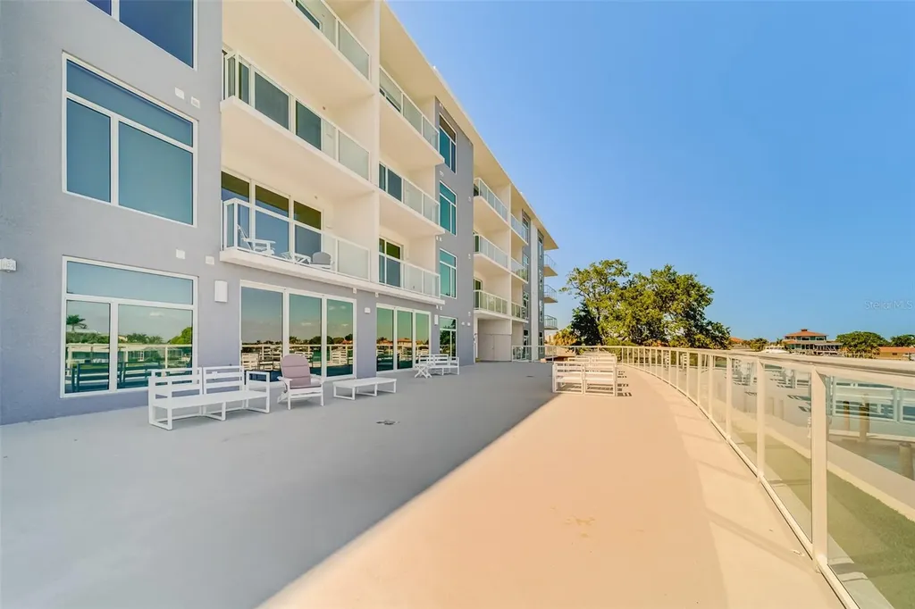 415 Island Way Clearwater FL 33767