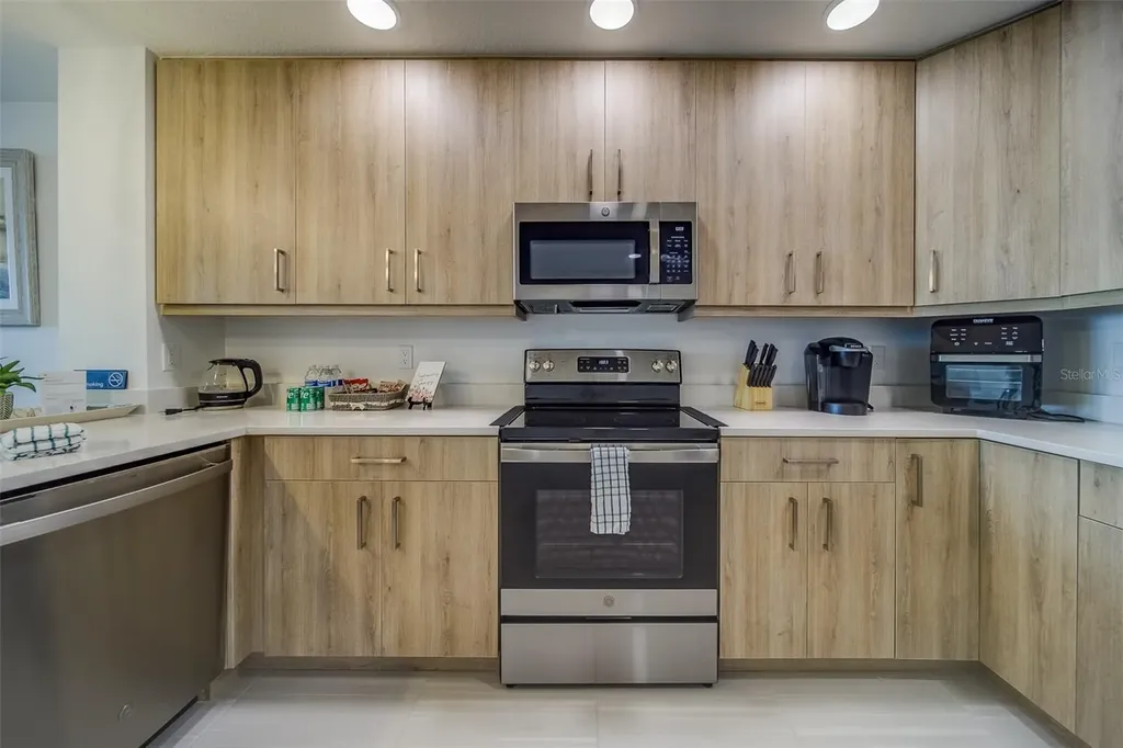 415 Island Way Clearwater FL 33767