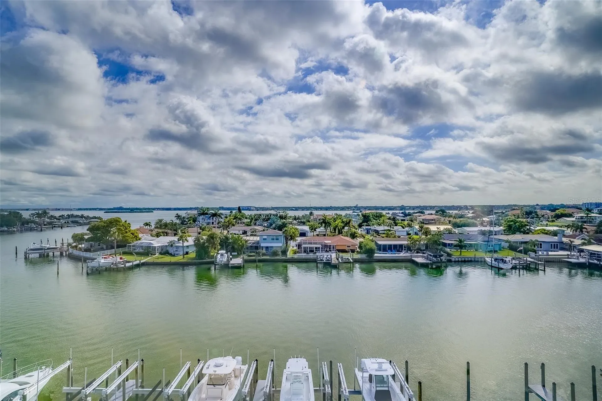 415 Island Way Clearwater FL 33767