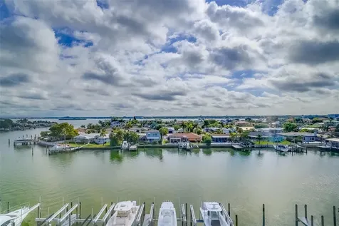 415 Island Way Clearwater FL 33767