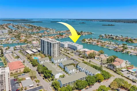 415 Island Way Clearwater FL 33767