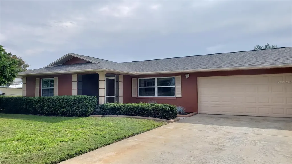 5817 1st Avenue Drive W Bradenton FL 34209