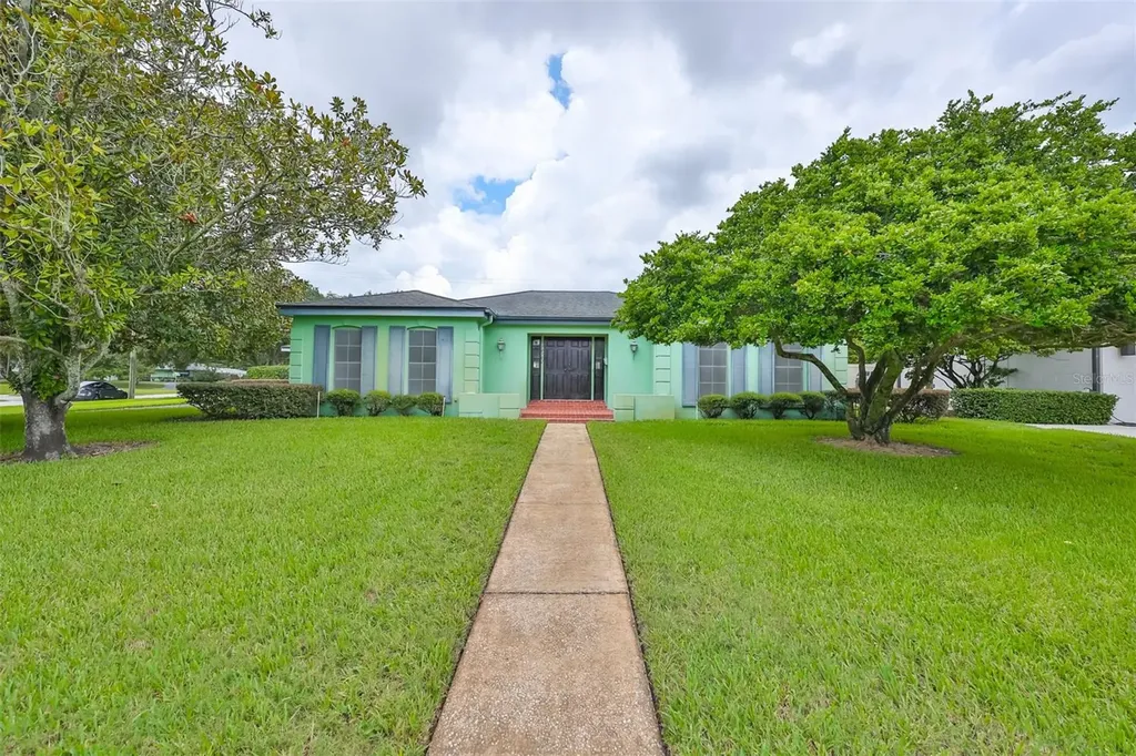 10902 Carrollwood Drive Tampa FL 33618