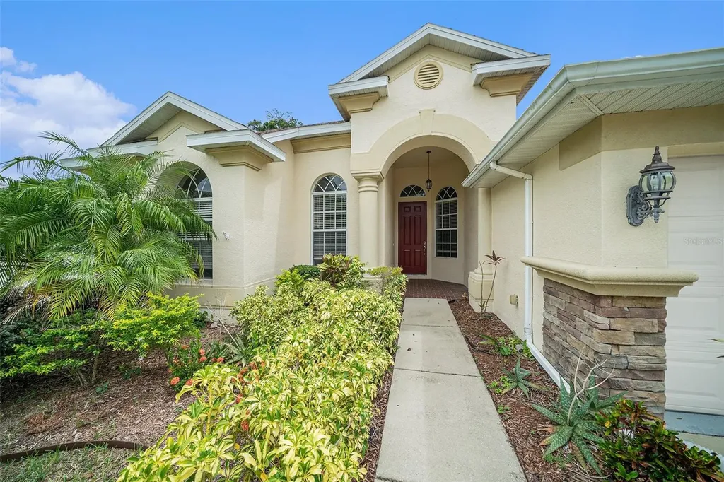 1704 Cresswell Manor Court Dover FL 33527