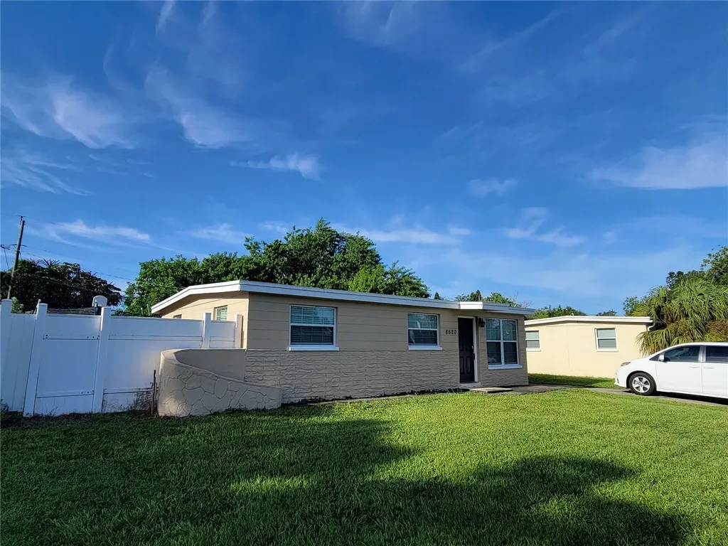 8620 94th Avenue Seminole FL 33777