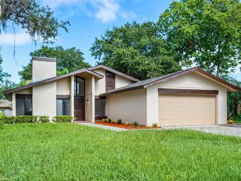 2107 Elmwood Court Plant City FL 33563