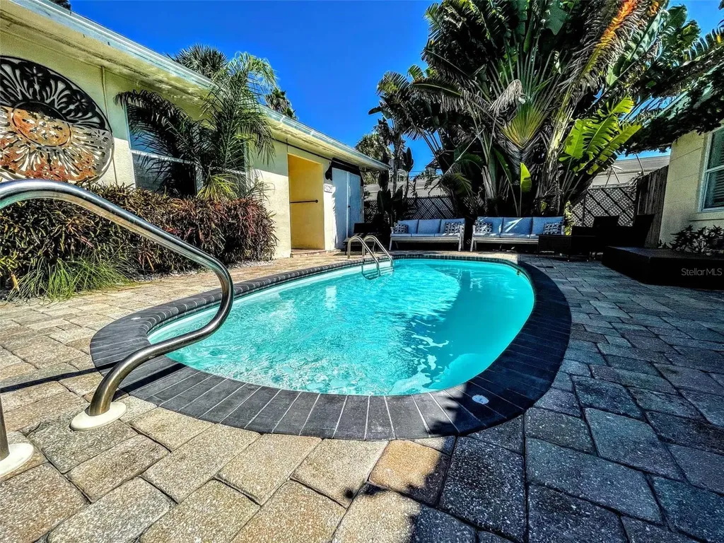 42 Somerset Street Clearwater Beach FL 33767