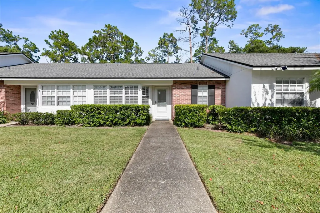 10 Kings Colony Court N Palm Coast FL 32137