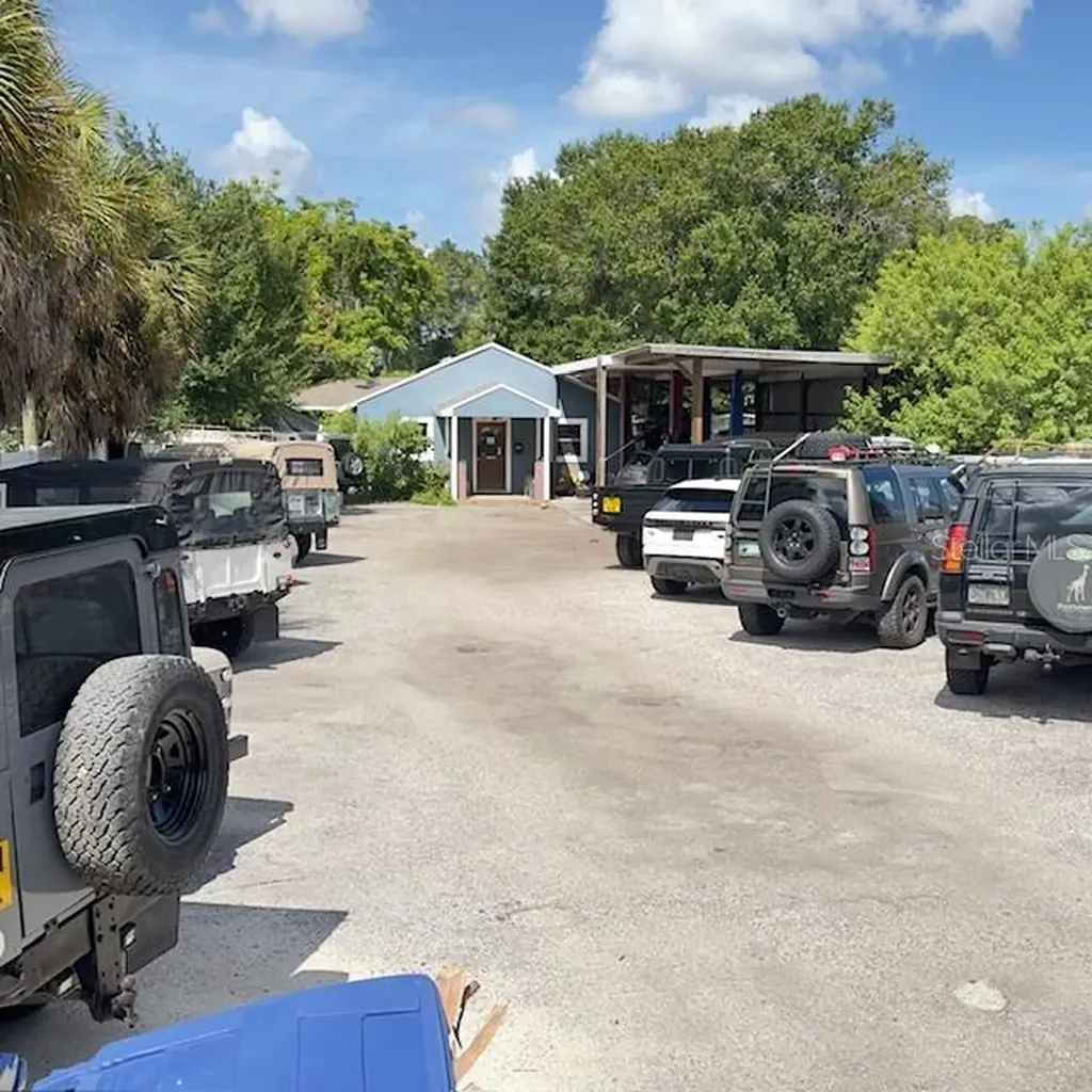4420 N Hale Avenue Tampa FL 33614
