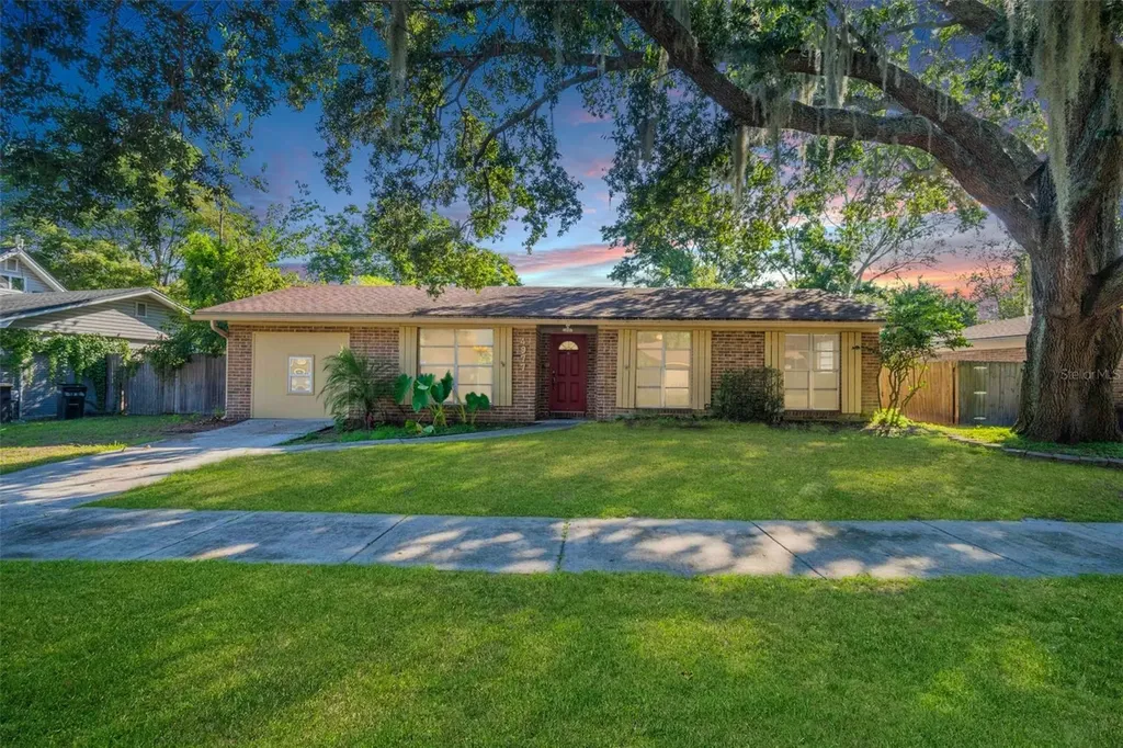 4977 Lofty Pines Circle W Jacksonville FL 32210
