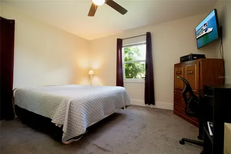 5914 13th Avenue N St Petersburg FL 33710