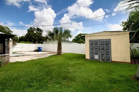 5914 13th Avenue N St Petersburg FL 33710