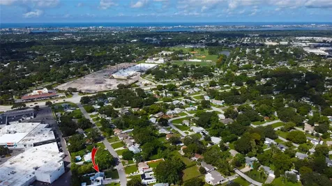 5914 13th Avenue N St Petersburg FL 33710