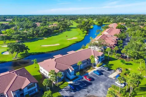 5630 Golf Pointe Drive Sarasota FL 34243