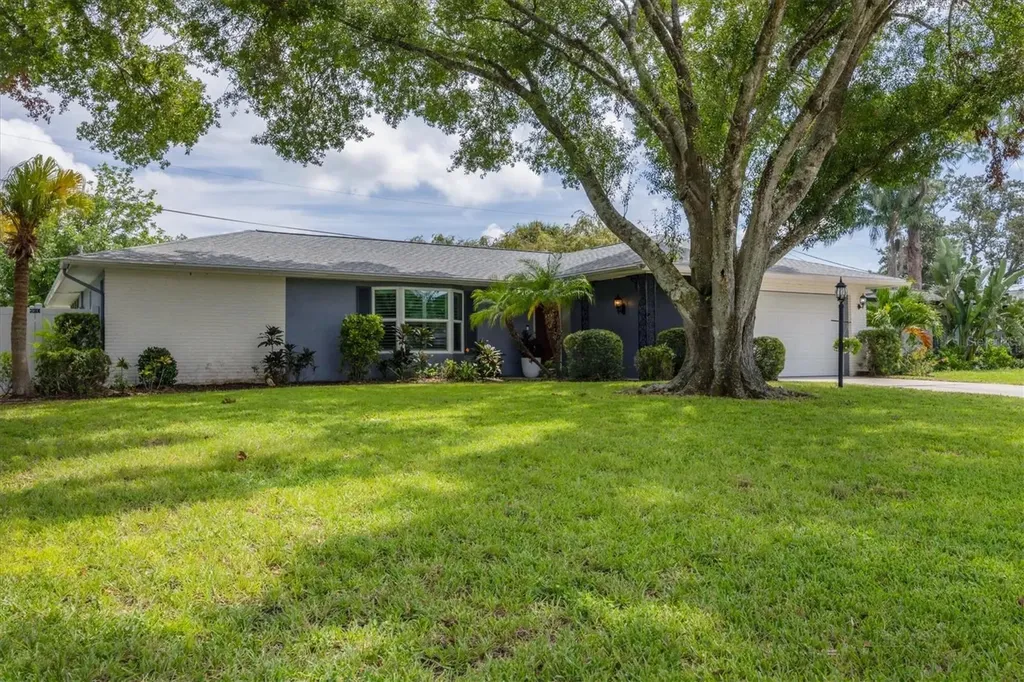 4964 Live Oak Drive Sarasota FL 34232