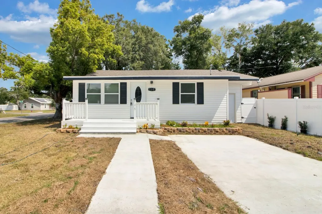 135 Chisholm Street Apopka FL 32703