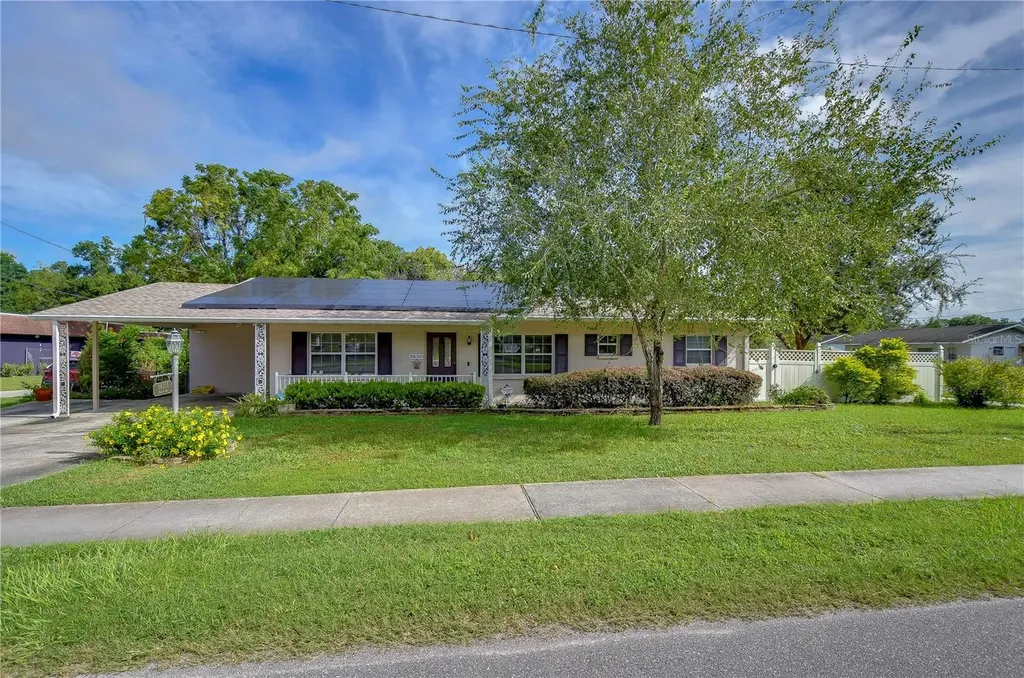 38313 North Avenue Zephyrhills FL 33542