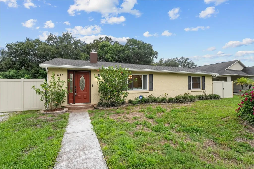 518 Tohopekaliga Avenue Kissimmee FL 34744