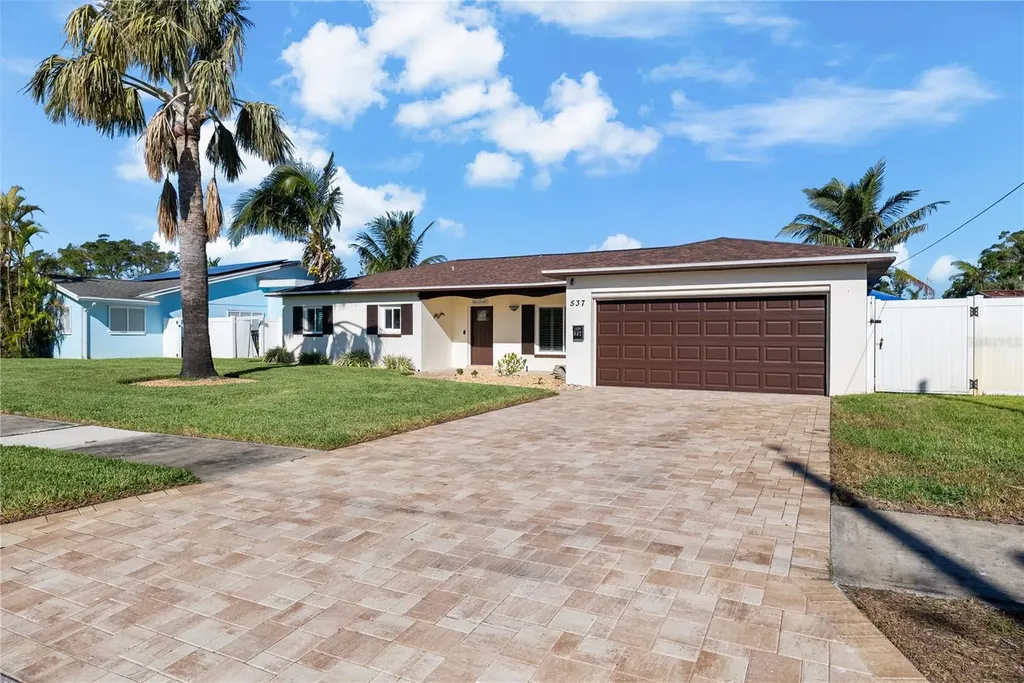 537 Dolphin Avenue SE St Petersburg FL 33705