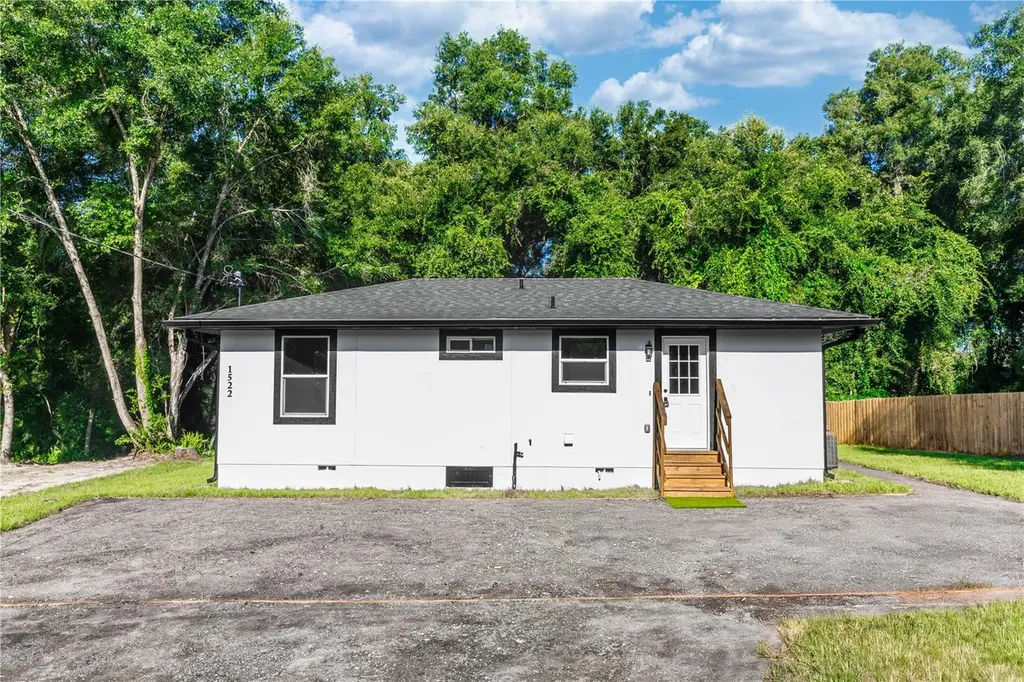 1522 S Orange Avenue Deland FL 32720