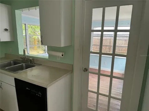2391 10th Street Sarasota FL 34237