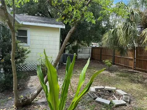 2391 10th Street Sarasota FL 34237
