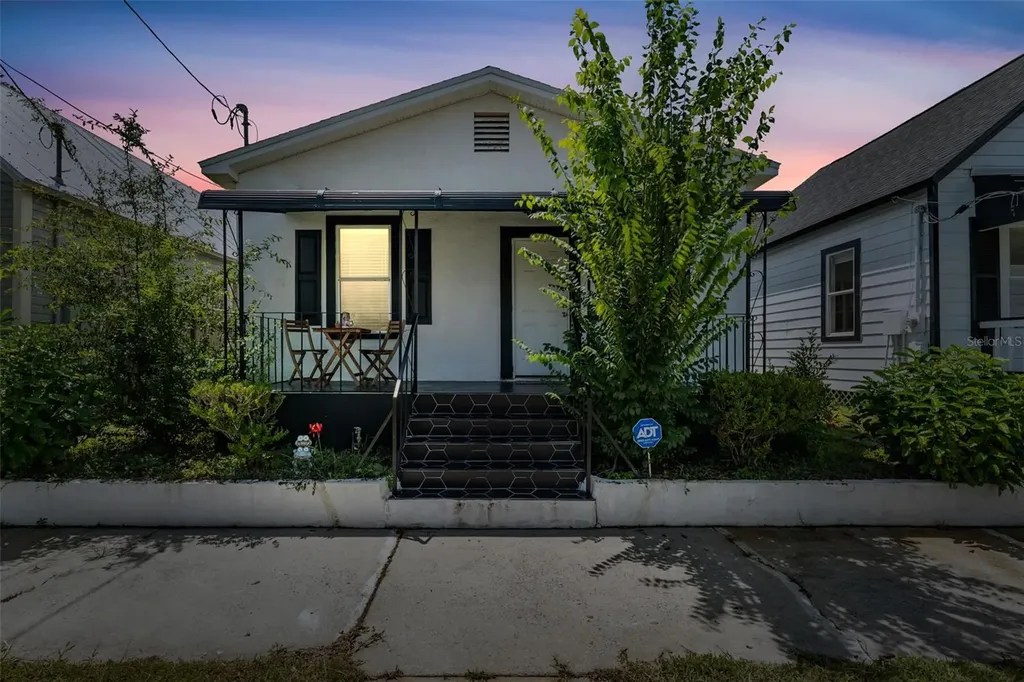 2336 W Walnut Street Tampa FL 33607