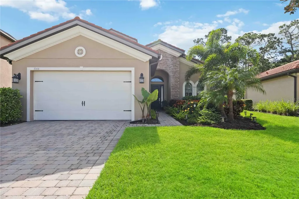 1044 Bradberry Drive Nokomis FL 34275