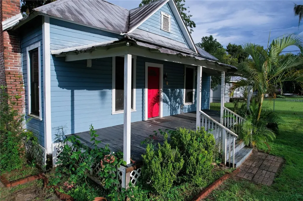 325 S Perry Avenue Fort Meade FL 33841