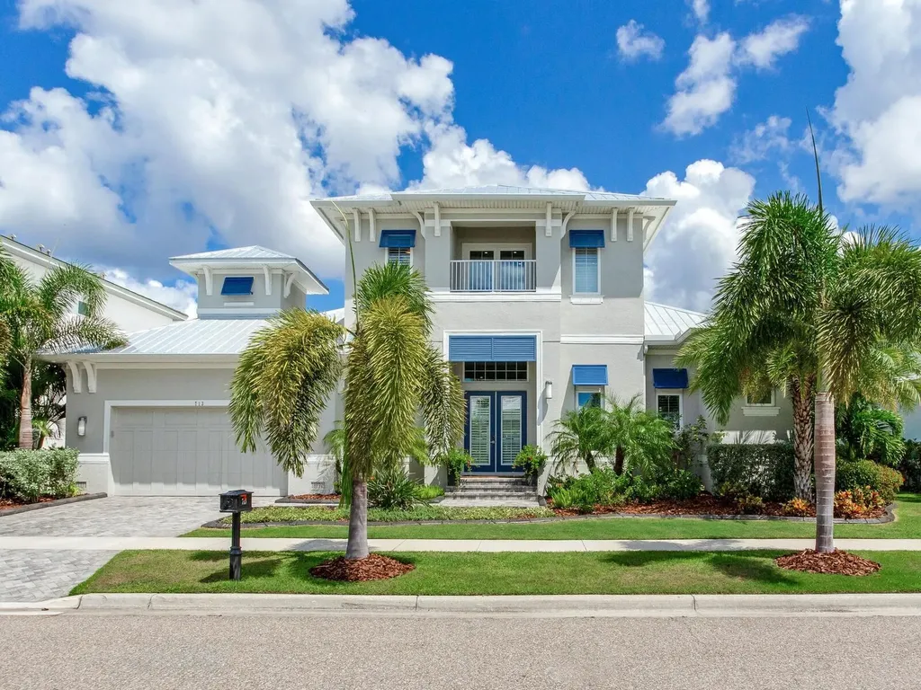 713 Pinckney Drive Apollo Beach FL 33572