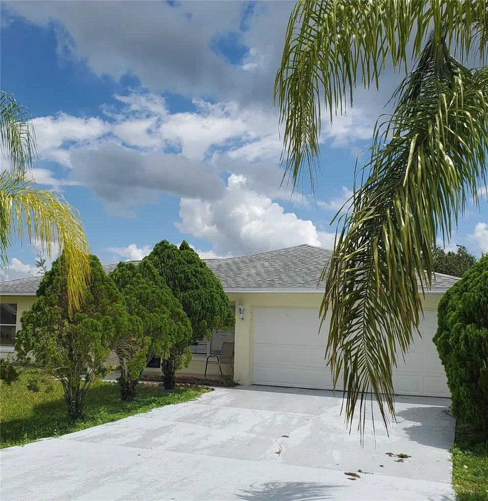735 Toulon Drive Kissimmee FL 34759