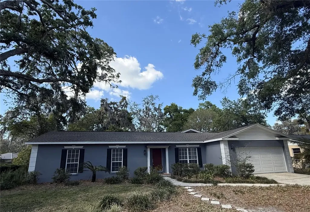 6924 Greenhill Place Tampa FL 33617