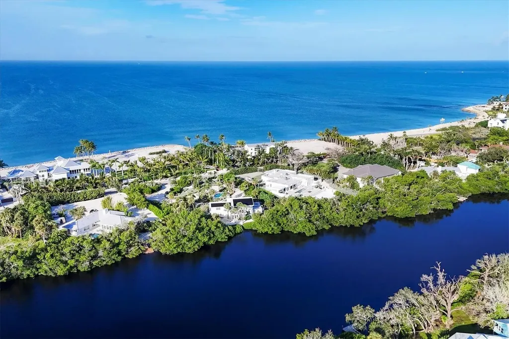 7665 Sanderling Road Sarasota FL 34242