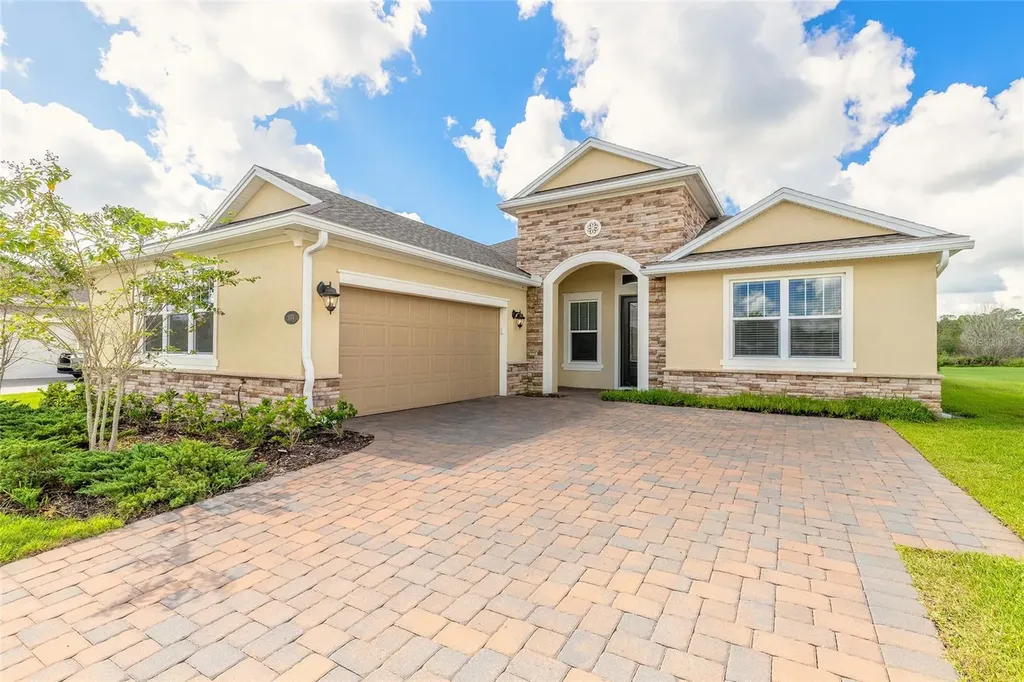 1074 Victoria Hills Drive S Deland FL 32724