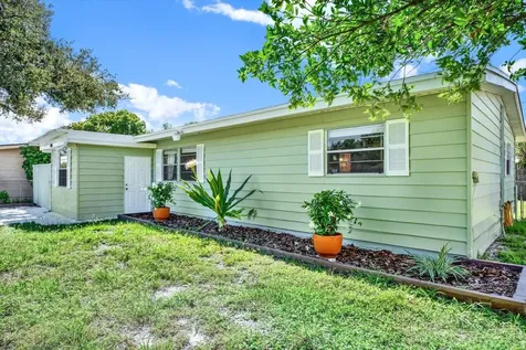 4430 W Wallace Avenue Tampa FL 33611