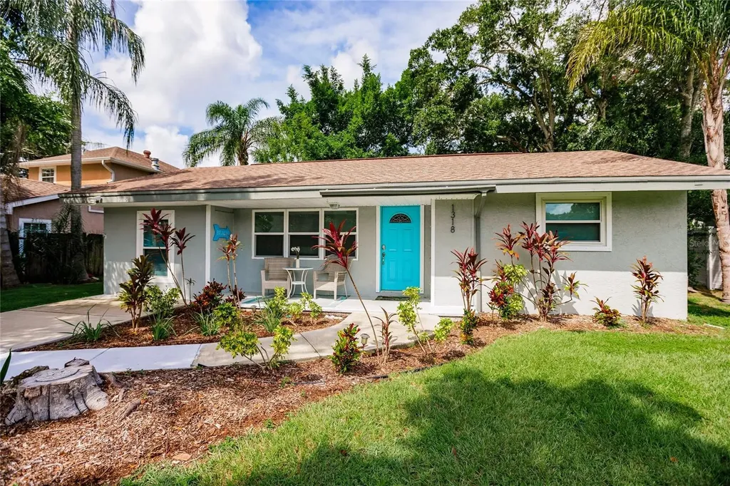 1318 Loma Linda Court Sarasota FL 34239