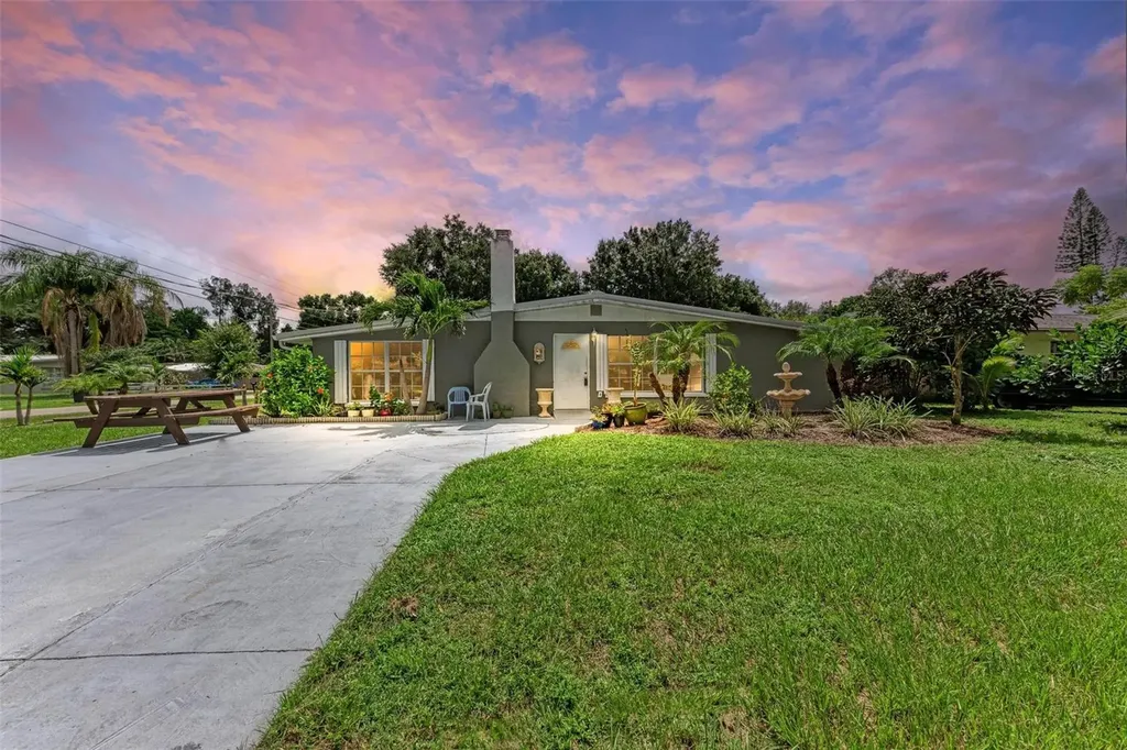 2201 Stratford Drive Sarasota FL 34232