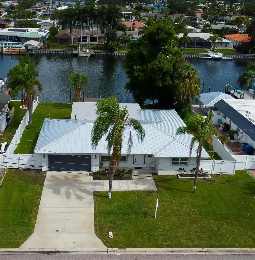 4251 49th Avenue S St Petersburg FL 33711