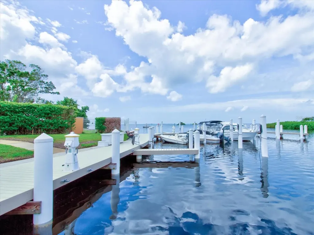 1513 Wharfside Drive Tarpon Springs FL 34689