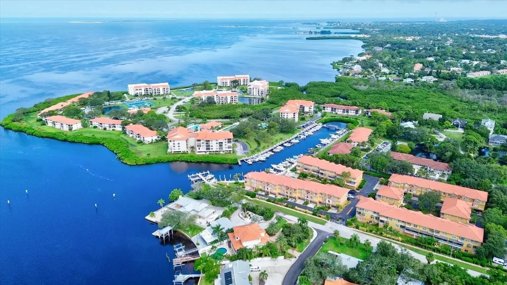 1513 Wharfside Drive Tarpon Springs FL 34689