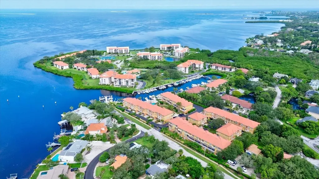 1513 Wharfside Drive Tarpon Springs FL 34689
