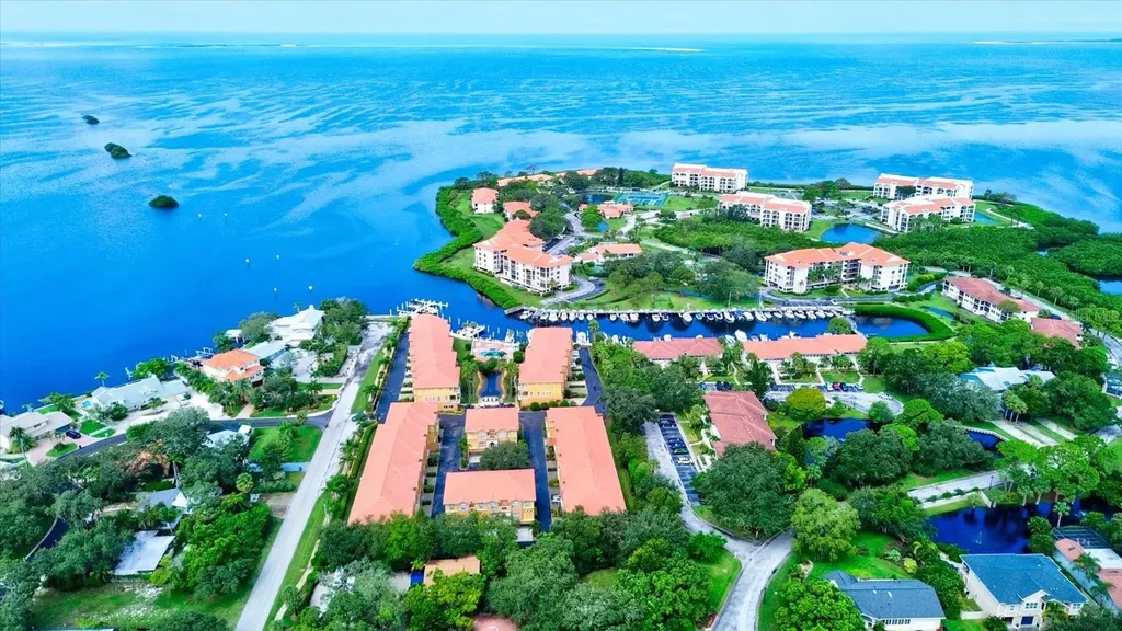 1513 Wharfside Drive Tarpon Springs FL 34689
