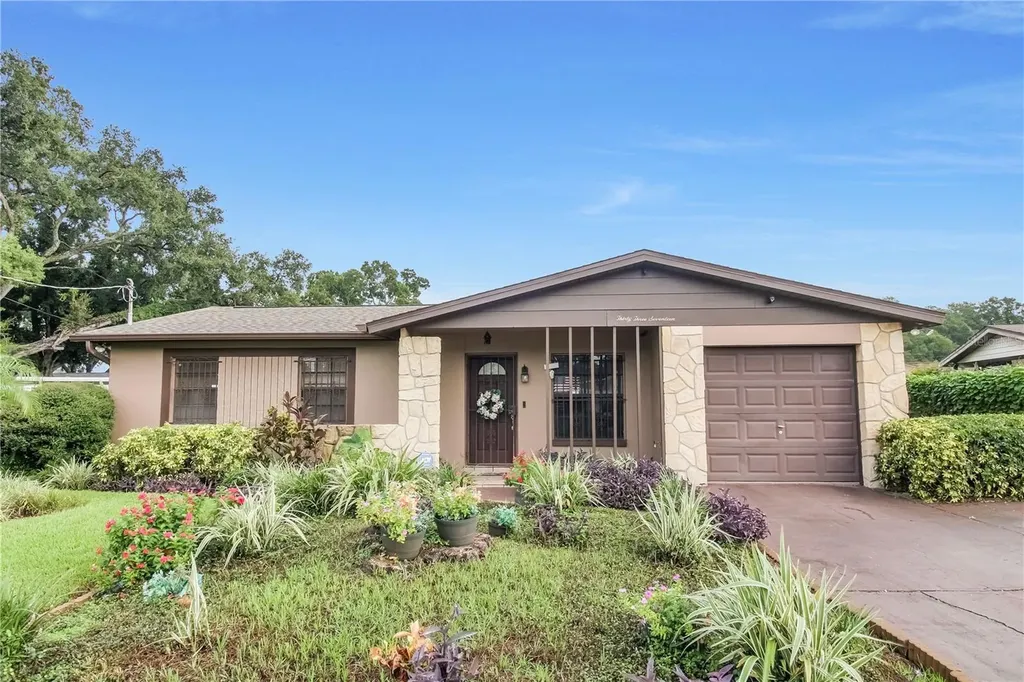 3317 W Burke Street Tampa FL 33614