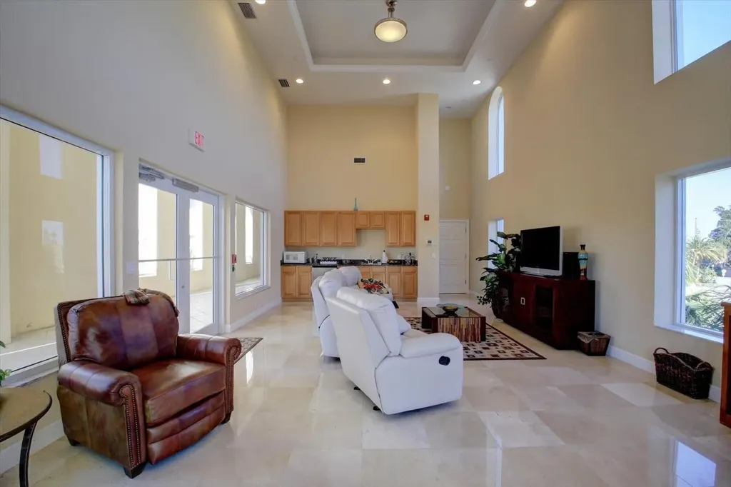 15 Somerset Street Clearwater Beach FL 33767