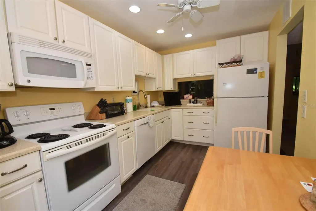 1516 Pelican Cove Road Sarasota FL 34231