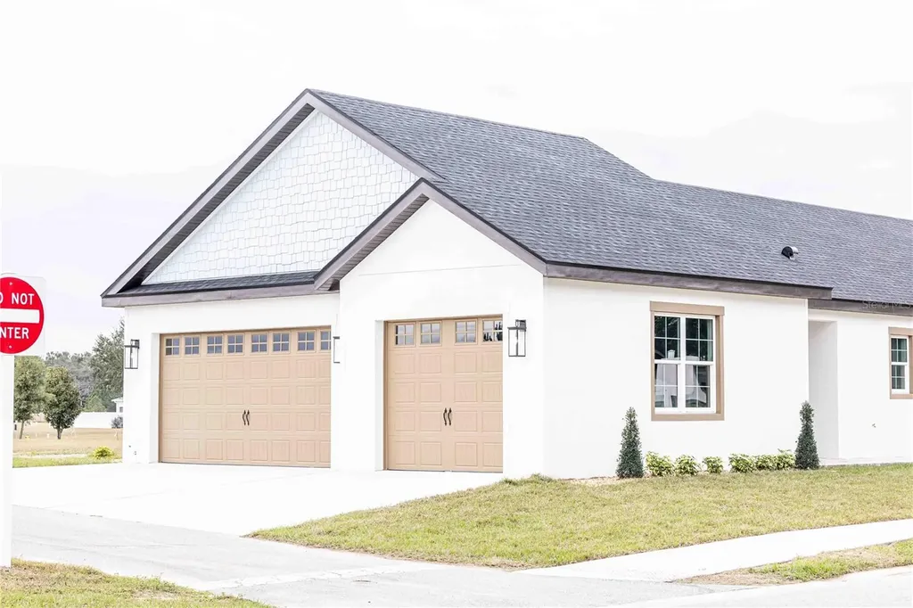 10611 Grand Oaks Boulevard Oxford FL 34484